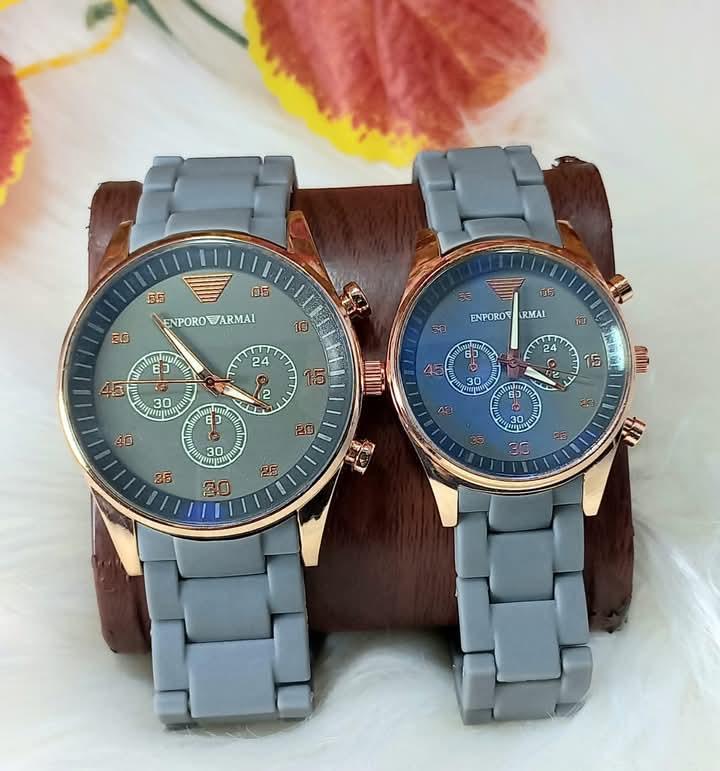 Unisex Quartz Couple Watches Set Round Case Multi Color